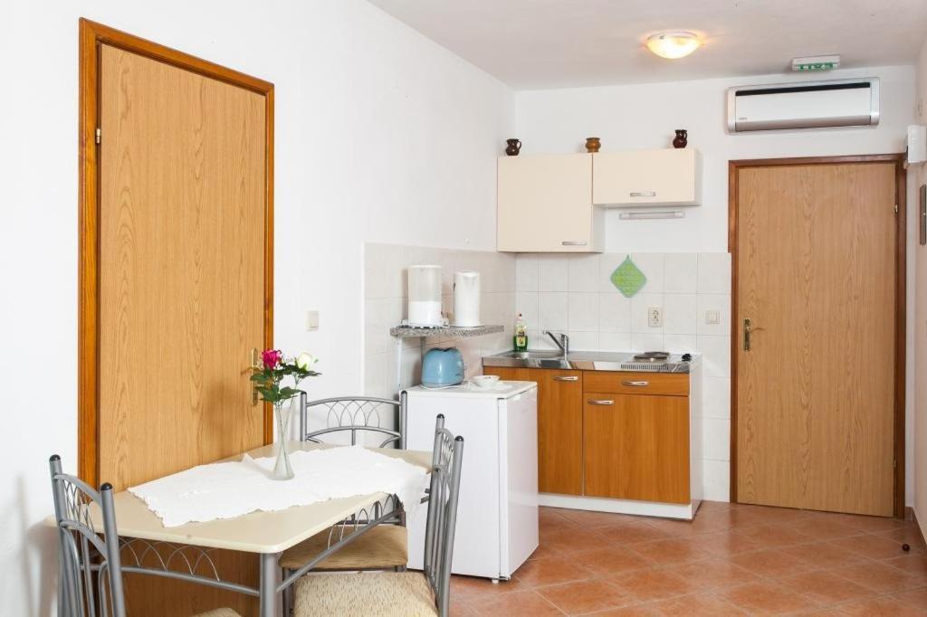 Apartments Ana Lopud Bilik gambar